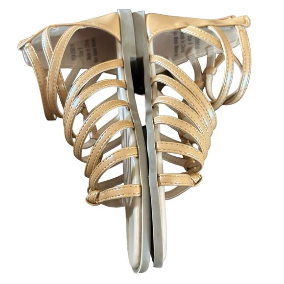 Journee Collection Petrra Gladiator Sandal Strappy Square Toe NEW Size 8 Tan - Picture 8 of 11